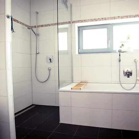 Seeufer - Exklusiv Direkt Am Mit Grosser Terrasse In Kressbronn * קרסברון אם בודנזי